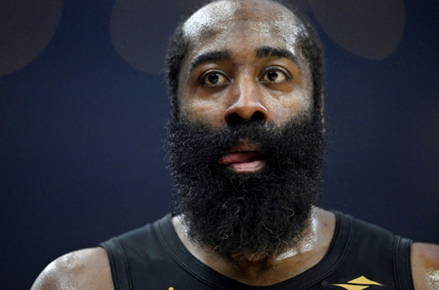 JiuyouGaming-连续17年，36岁哈登换队又爆发，现役第一纪录，很难被超越了|詹姆斯·哈登|骑士|马文·巴格利三世|阿马里·威廉姆斯|克利夫兰骑士队_新浪体育_新浪新闻